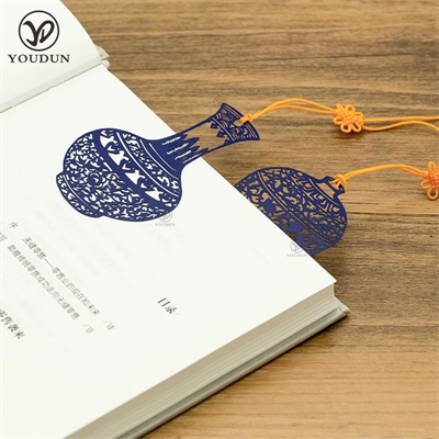 China vase bookmark