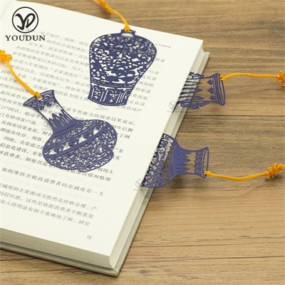 China vase bookmark